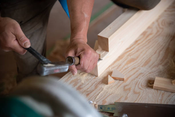 نجار بالرياض